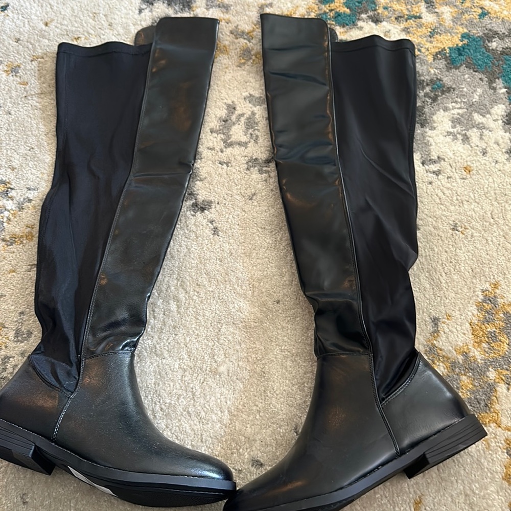 Black boots, size 10